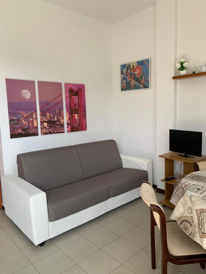 Sweet Harmony Apartment ลุคคา ภายนอก รูปภาพ